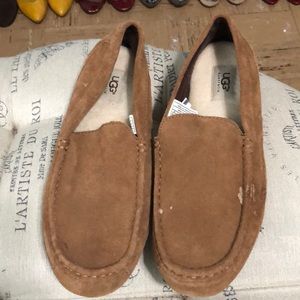 Ugg brown slippers size 10